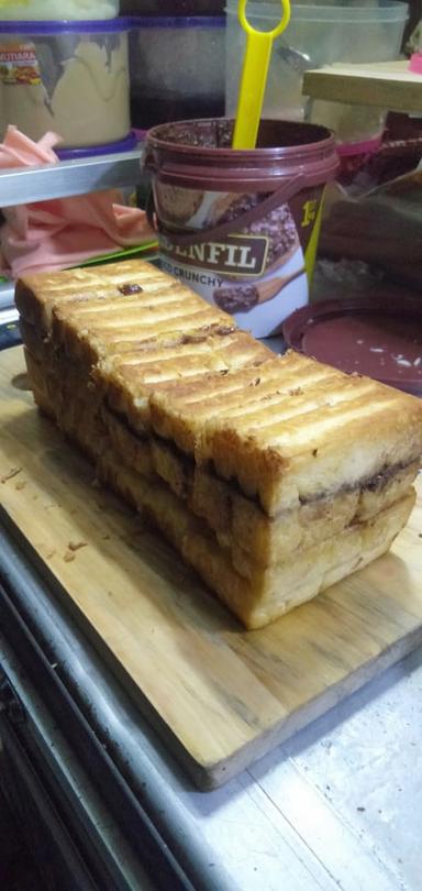 ROTI BAKAR KEKINIAN ROTI BAKAR BANDUNG