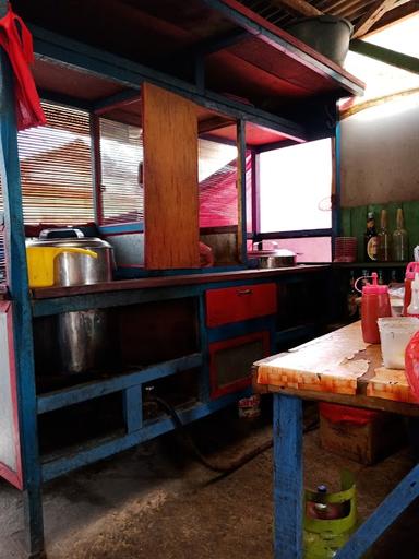 WARUNG BAKSO GOYANG LIDAH JOKO BLAKON