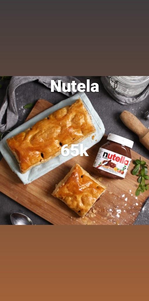 NAURAH STRUDEL & CAKE