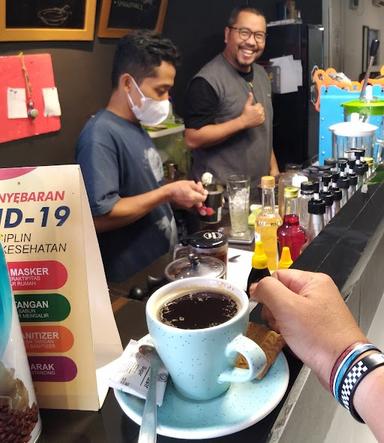 BUKAN KEDAI KOPI