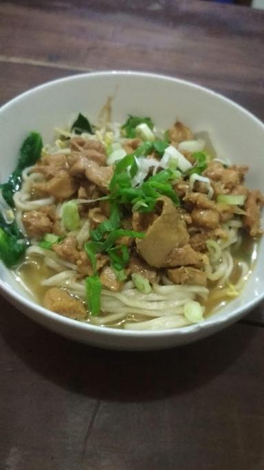 BAKSO & MIE AYAM ZAQWA 18