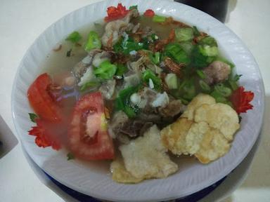 PONDOK SATE KAMBING MUDA PEJOMPONGAN BU LIS