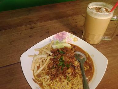 MIE DINAMIT