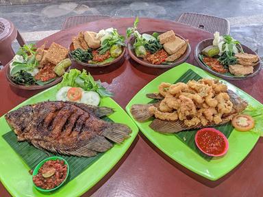 WARUNG OMAH LAWAS TIRTOUDAN