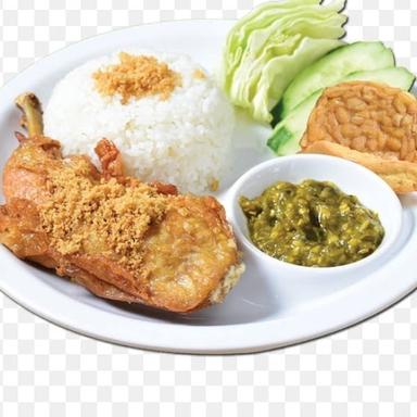 AYAM PENYET CABE IJO11 KEMED