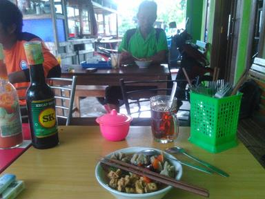 MIE AYAM BAKSO SOTO BAROKAH