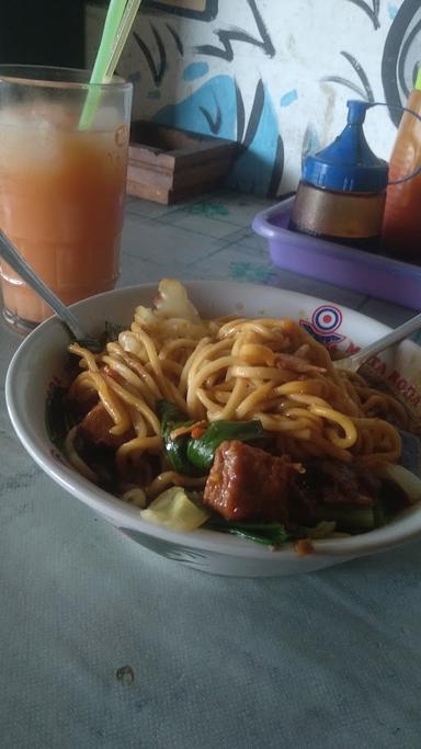 MIE AYAM MBK NOVI(꧋ꦩꦪꦄꦪꦩꦩꦧꦏꦤꦮ)