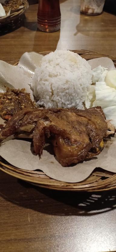 AYAM GEPUK SAMBEL BAWANG PAK GEMBUS