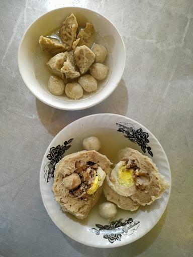 MIE AYAM & BAKSO SOLO BARU GROUP