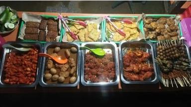 NASI UDUK JAKARTA LARISSA