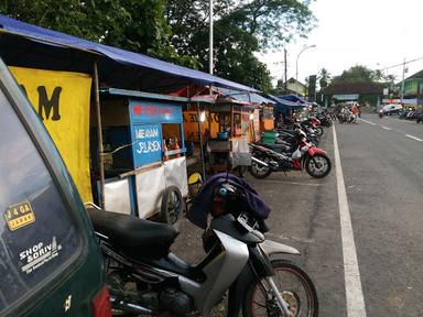 BAKSO PAK SUKADI DEPAN PASAR PLAYEN