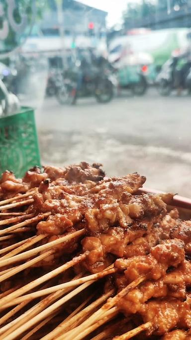 CHICKEN SATAY WARUNG 354 LEGEND BP SUMIYARDI EST.1983