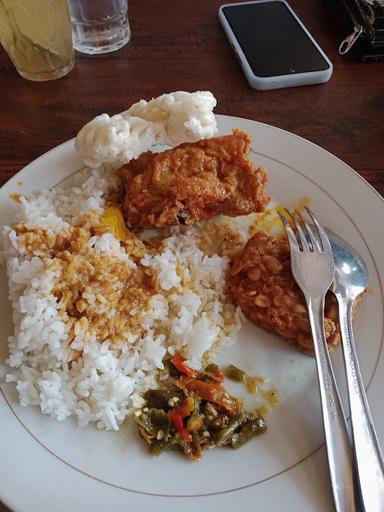 ROCKET CHICKEN GADING