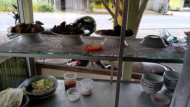 WARUNG SOTO YU WARTI