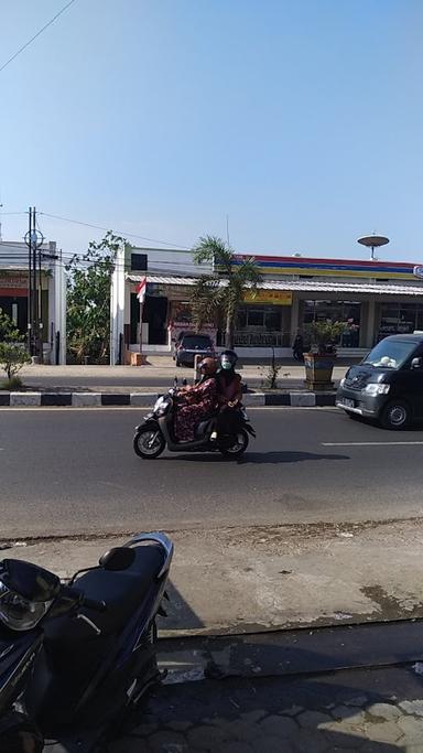 RUMAH MAKAN PADANG BUNGO