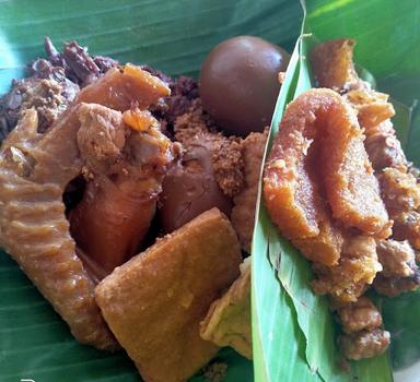 GUDEG JOGJA BU ADI