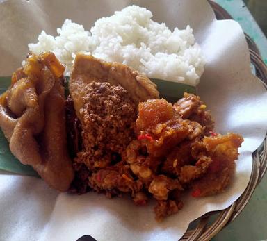 GUDEG JOGJA BU ADI