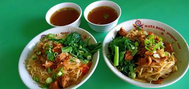 MIE AYAM CEKER & BAKSO SPESIAL 77 SUPER PEDAS