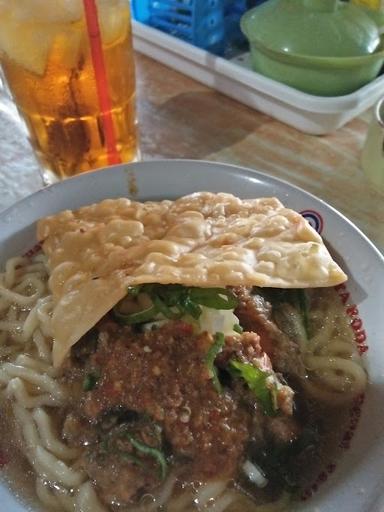 MIE AYAM DAN BAKSO SABAKU