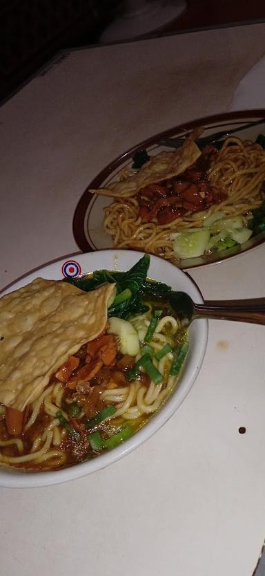 MIE AYAM RAKYAT