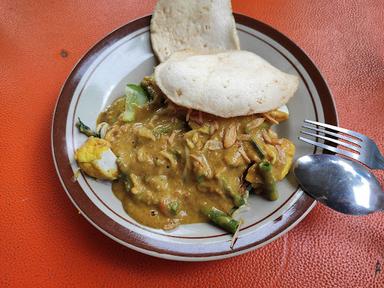 GADO-GADO DAN LAUK PAUK IBU RUM