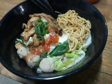 WARUNG MIE AYAM BAKSO MEMBLE BAKUNG KIDUL, JAMBLANG,CIREBON