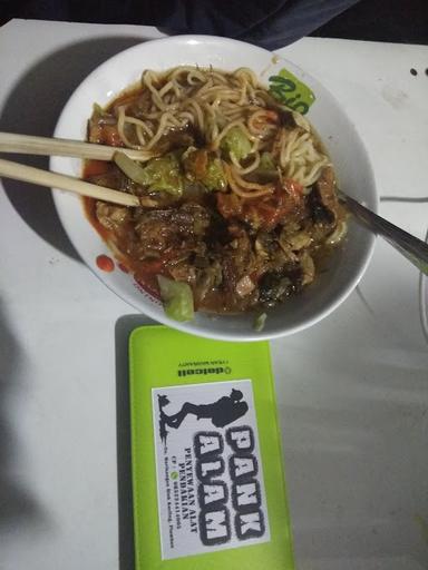 WARUNG MIE AYAM & ES SOP BUAH PANK