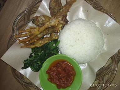 WARUNG AYAM PENYET & BAKAR (LEK SUGIYO)