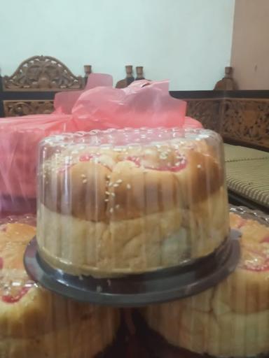 BU UMAIYAH ROTI MANIS./KUE BASAH