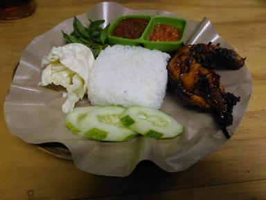 AYAM BAKAR BAKEKOK CABANG KE 7 PONDOK BETUNG RUKO WIN