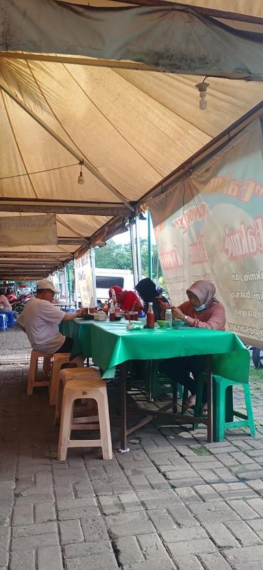 BAKMI AYAM BANGKA AWONG BINTARO