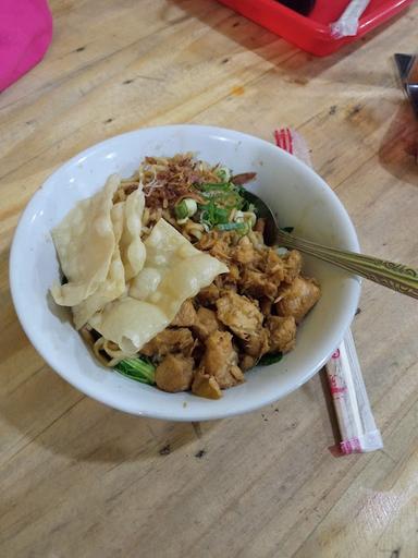 BAKSO GAJAH MUNGKUR BINTARO