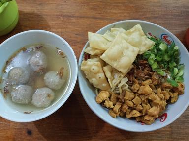 BAKSO GAJAH MUNGKUR BINTARO