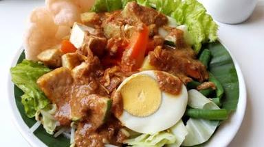 GADO-GADO ABANG ADIK