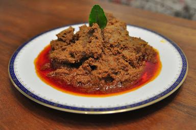 RENDANG UNI YUR