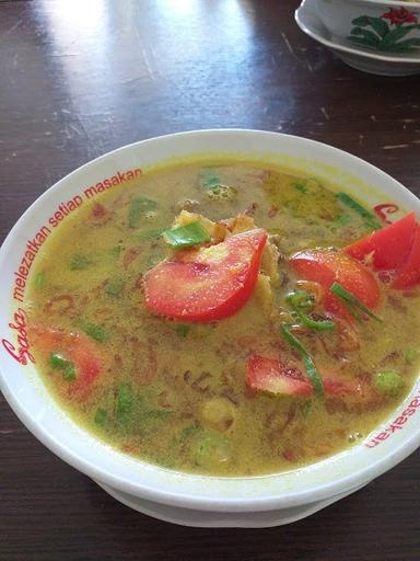 SOTO BETAWI DAN PECAK AYAM BABEH KHOIR DAN IBU MAI