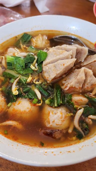 BAKSO & MIE AYAM PAK GENDUT