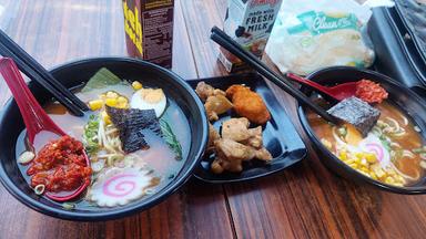 MAKAN MIE RAMEN