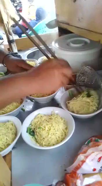 MIE AYAM BEWOK TUNGGAL RASA