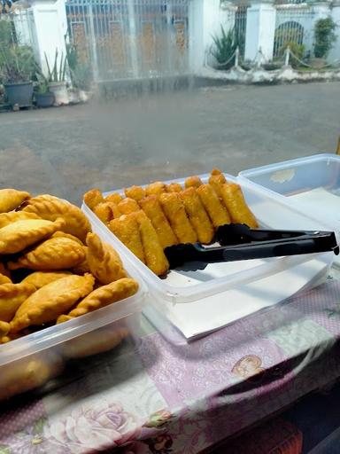 WARUNG KUE MBA LIS