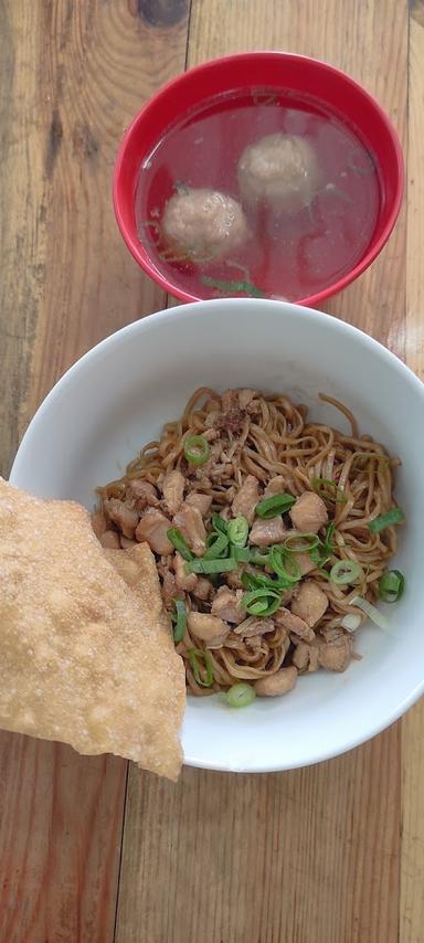 BAKMI BOTAK - BEKASI