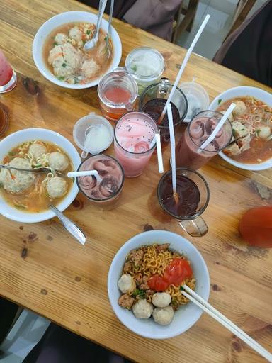 BAKSO BABAH ICAM TERENAK DI BEKASI