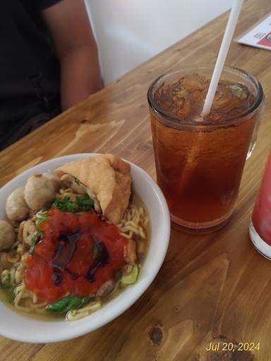 BAKSO BABAH ICAM TERENAK DI BEKASI