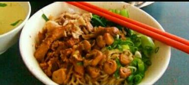 BAKSO & MIE AYAM OKE