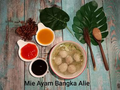 MIE AYAM BANGKA ALIE KAMPUNG SAWAH