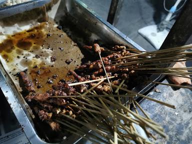 SATE AYAM MADURA CAK BAHRI