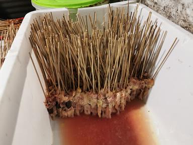 SATE AYAM MADURA CAK BAHRI