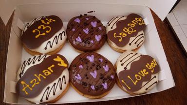 DONAT MADU