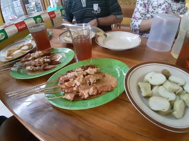 SATE AYAM PONOROGO H. TUKRI SOBIKUN