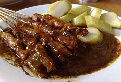 SATE AYAM & SAPI TANJUNG MANIS